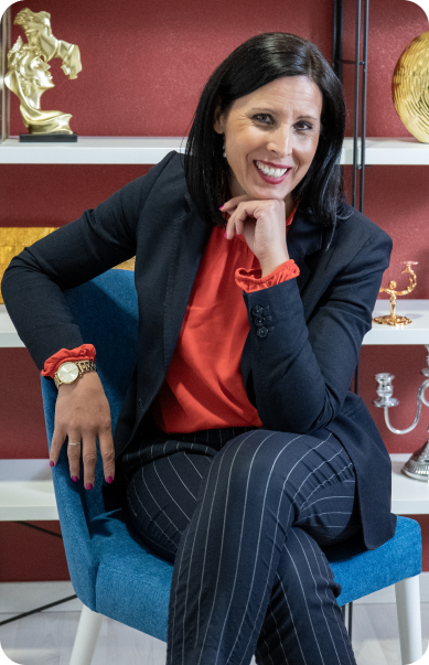 Olá, eu sou a Sonia dos Santos. Ajudo empresas e indivíduos a se tornarem a sua melhor versão